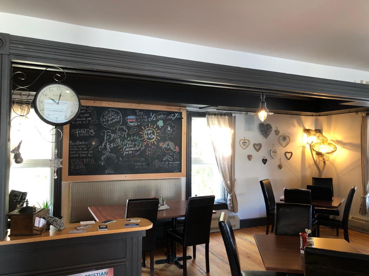Auberge D'Anjou-Cocooning Cafe Petit Rocher エクステリア 写真